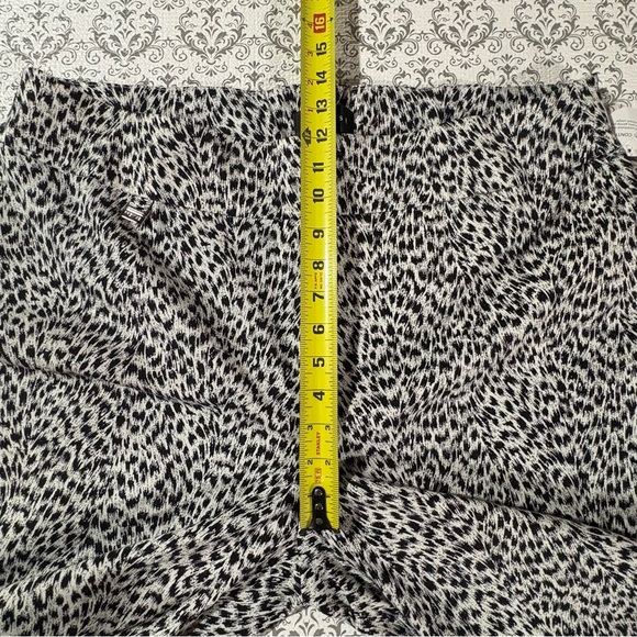 Premise Women's Leopard Print High-Rise Bengaline Cropped Pants, 2X - Picture 10 of 11